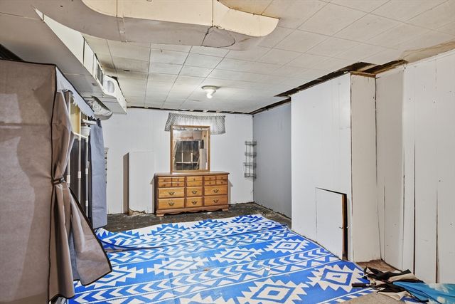 122 Southwick St, Agawam, MA 01030