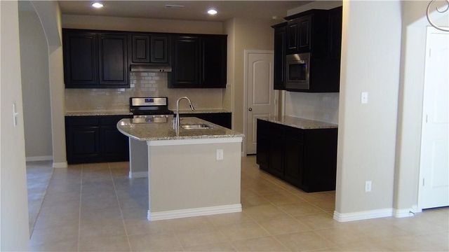 841 Kirby Drive, Lantana, TX 76226