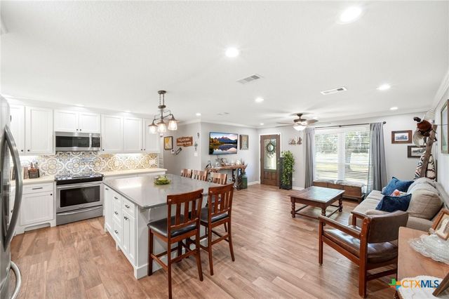 504 County Road 825, West Columbia, TX 77486