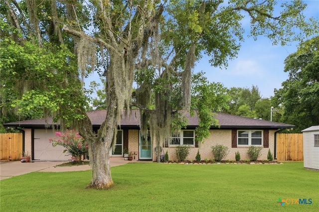 504 County Road 825, West Columbia, TX 77486