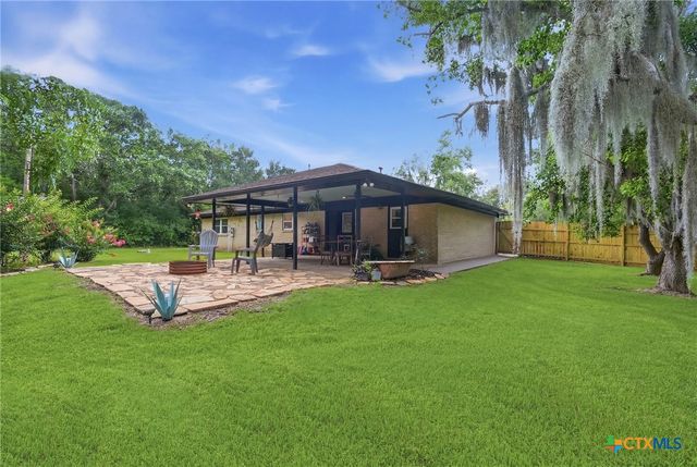 504 County Road 825, West Columbia, TX 77486