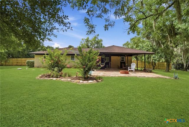 504 County Road 825, West Columbia, TX 77486