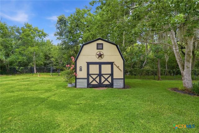 504 County Road 825, West Columbia, TX 77486