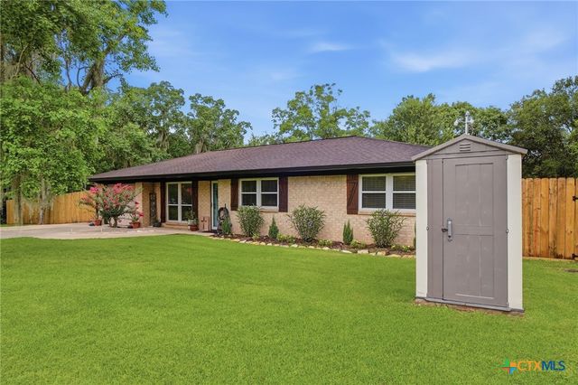 504 County Road 825, West Columbia, TX 77486