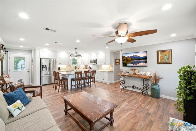 504 County Road 825, West Columbia, TX 77486
