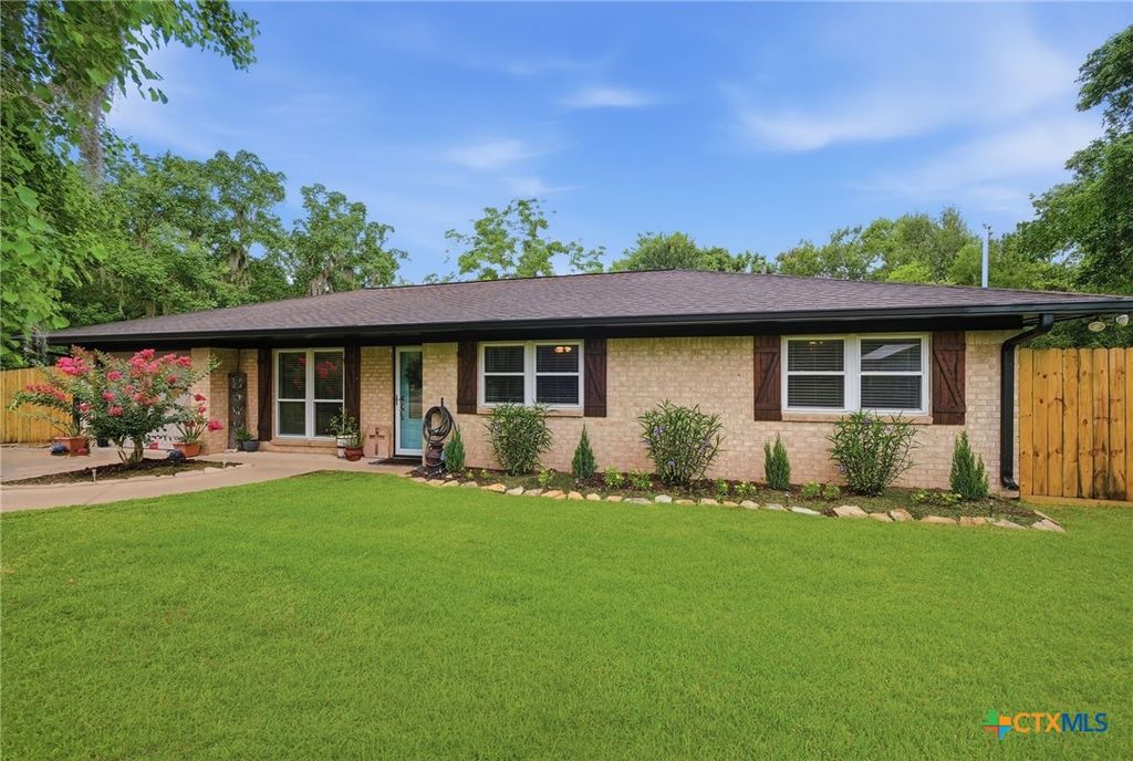 504 County Road 825, West Columbia, TX 77486