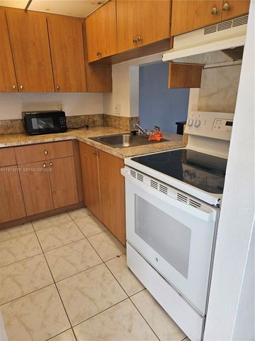 2800 NW 56th Ave C102, Lauderhill, FL 33313