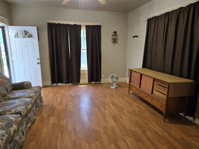 215 Bell Street, Gainesville, TX 76240