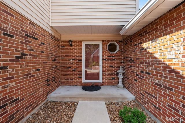 1004 Pocono Trail, Ballwin, MO 63021
