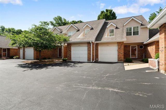 1004 Pocono Trail, Ballwin, MO 63021