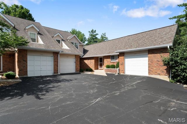 1004 Pocono Trail, Ballwin, MO 63021