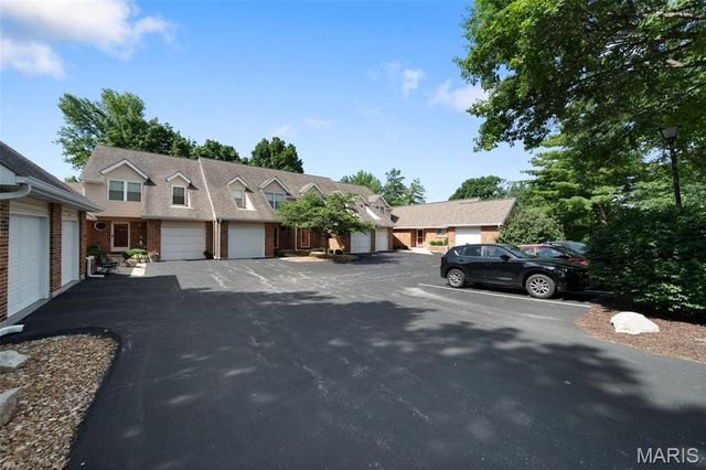 1004 Pocono Trail, Ballwin, MO 63021