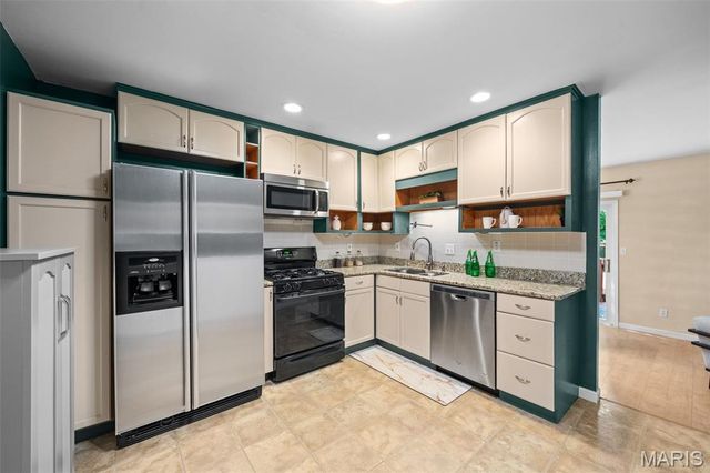 1004 Pocono Trail, Ballwin, MO 63021