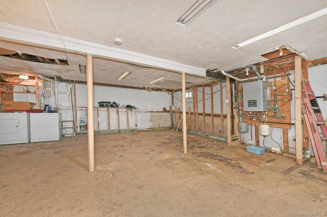 14 Pocket Court, Northport, NY 11768