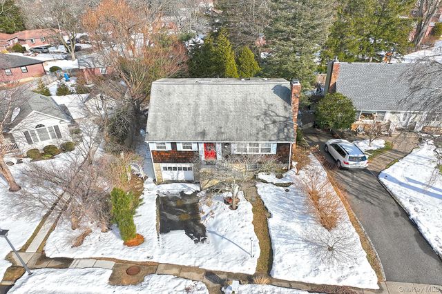 14 Pocket Court, Northport, NY 11768