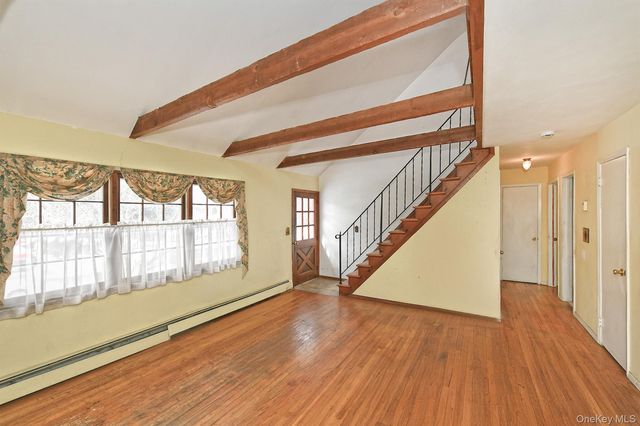 14 Pocket Court, Northport, NY 11768