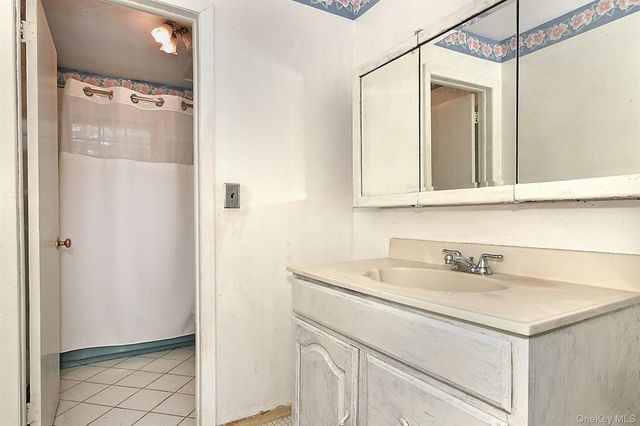 14 Pocket Court, Northport, NY 11768