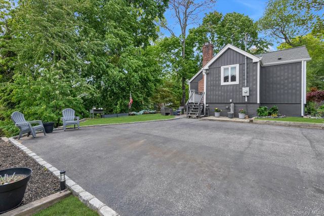 7 Pierson Place, South Huntington, NY 11746