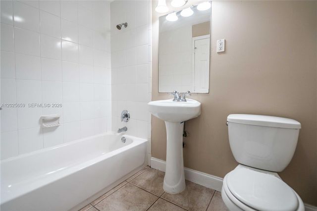 715 NE 6th St 9, Fort Lauderdale, FL 33304