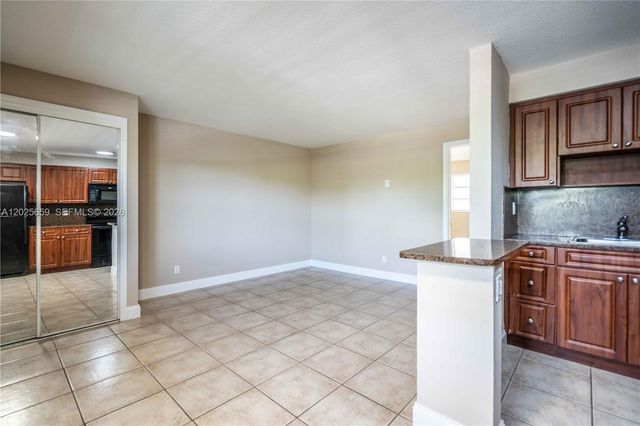 715 NE 6th St 9, Fort Lauderdale, FL 33304