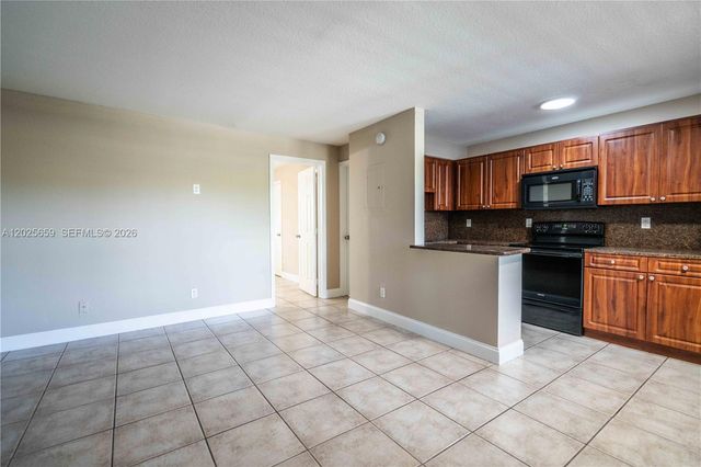 715 NE 6th St 9, Fort Lauderdale, FL 33304