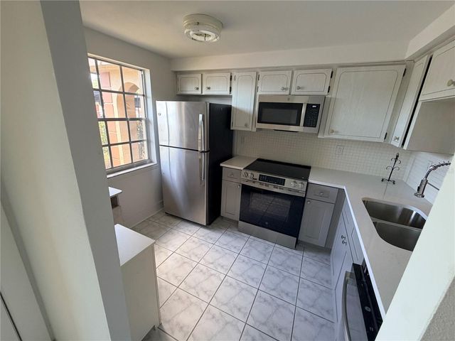 4446 RUSTIC DRIVE E, New Port Richey, FL 34652