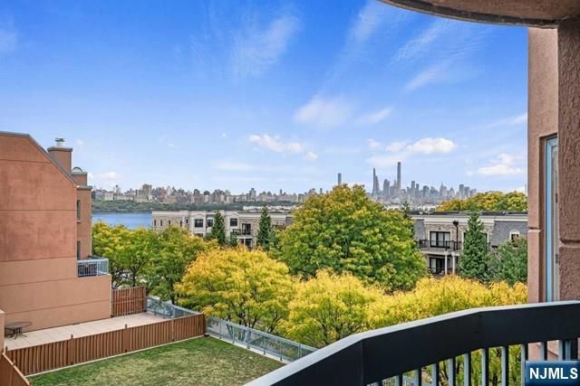 504 Williams Court, Edgewater, NJ 07020