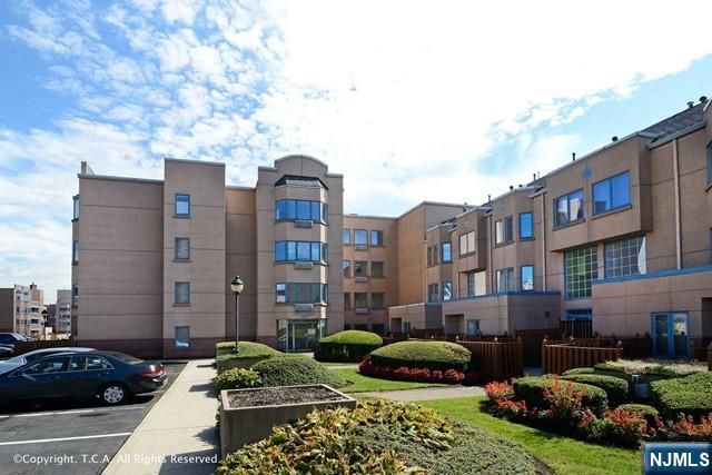 504 Williams Court, Edgewater, NJ 07020