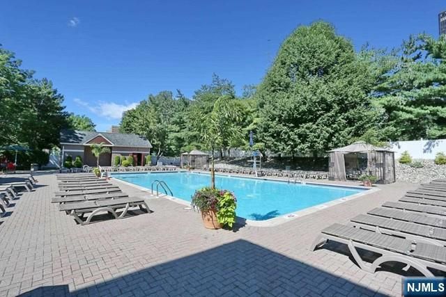504 Williams Court, Edgewater, NJ 07020