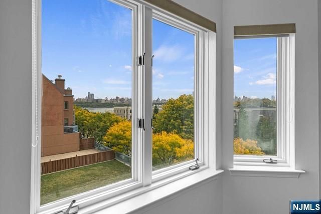 504 Williams Court, Edgewater, NJ 07020