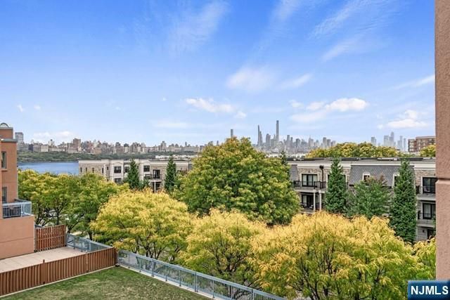 504 Williams Court, Edgewater, NJ 07020