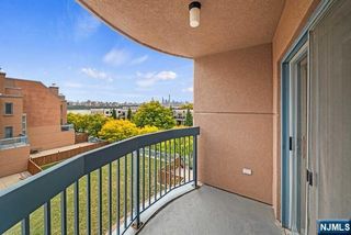 504 Williams Court, Edgewater, NJ 07020