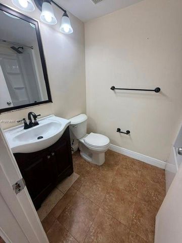 5686 Rock Island Road 130, Tamarac, FL 33319