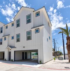 603 E Avenue G 101, Port Aransas, TX 78373