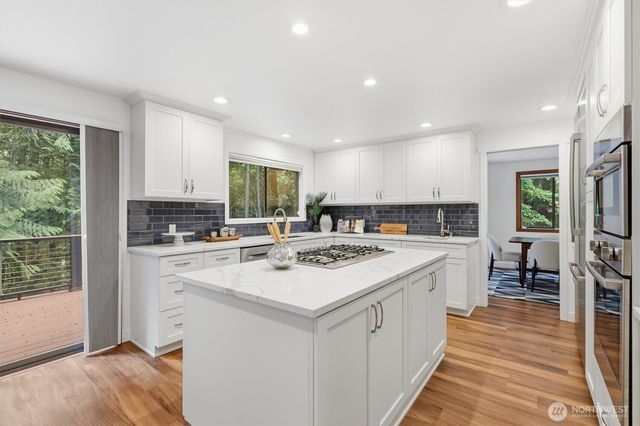 14038 NE 156th Place, Woodinville, WA 98072