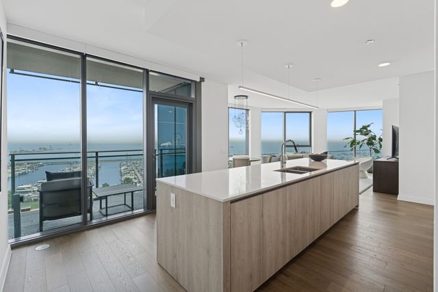 211 N Harbor Drive 1802, Chicago, IL 60601