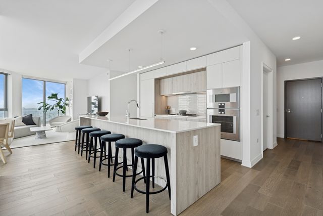 211 N Harbor Drive 1802, Chicago, IL 60601