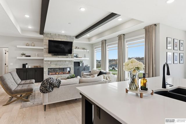 2708 N 186th Street, Omaha, NE 68022