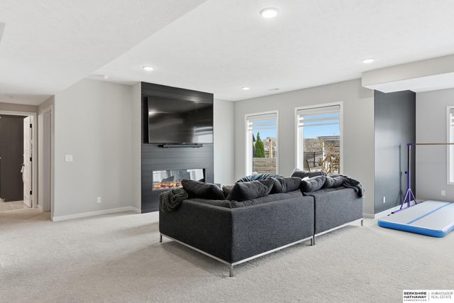 2708 N 186th Street, Omaha, NE 68022