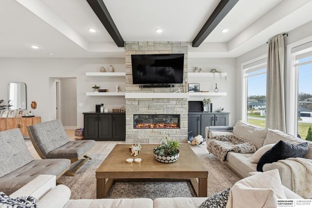 2708 N 186th Street, Omaha, NE 68022