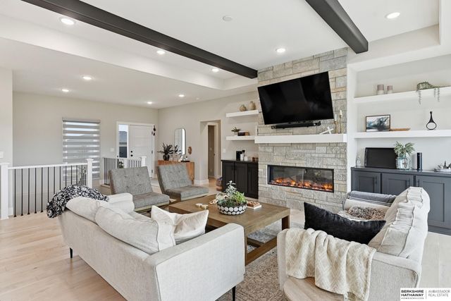 2708 N 186th Street, Omaha, NE 68022