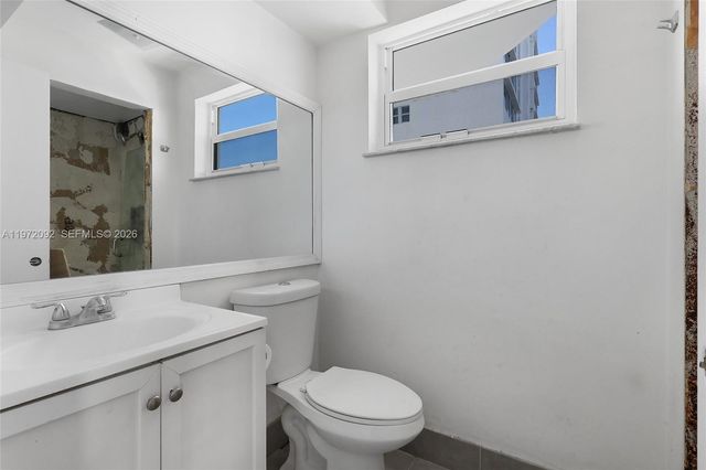 7933 West Dr 819, North Bay Village, FL 33141