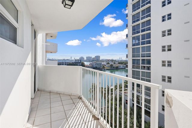 7933 West Dr 819, North Bay Village, FL 33141