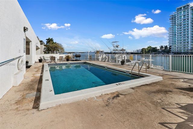 7933 West Dr 819, North Bay Village, FL 33141