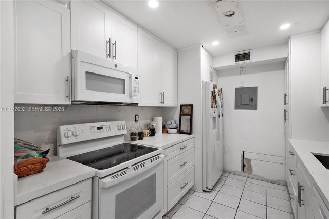 7933 West Dr 819, North Bay Village, FL 33141