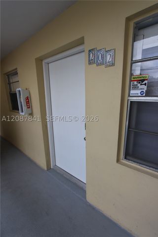 427 Santander Ave 202, Coral Gables, FL 33134