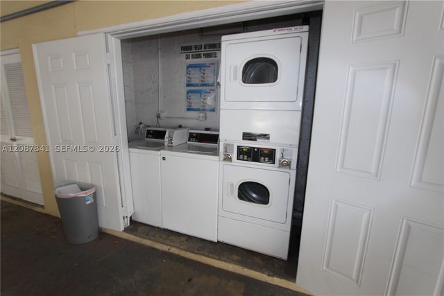 427 Santander Ave 202, Coral Gables, FL 33134
