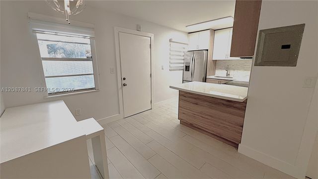 427 Santander Ave 202, Coral Gables, FL 33134