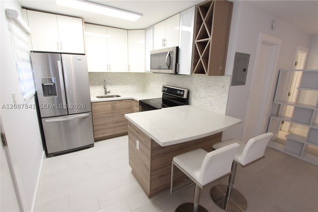 427 Santander Ave 202, Coral Gables, FL 33134