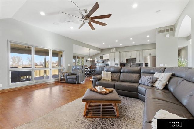 11796 Whitmore Street, Omaha, NE 68142